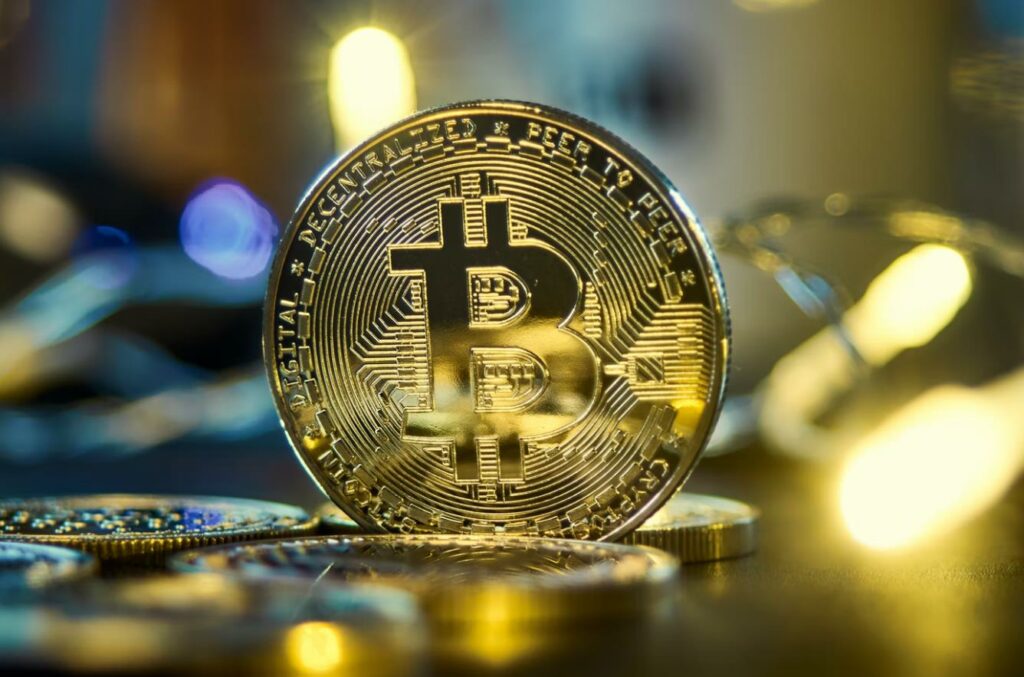 Miners Hide From Snowstorm, Largest U.S. Bitcoin Miner Shuts Down