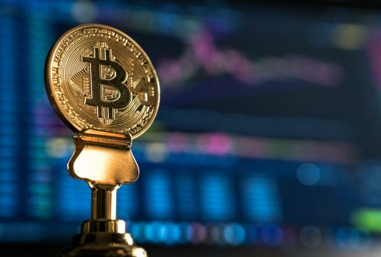 Bitcoin Is Hot, but Traders’ Reaction to Cryptocurrency Stocks Is Subdued