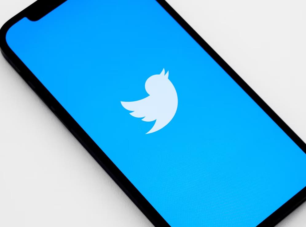 Apollo Global Considers Participating in Bid for Twitter