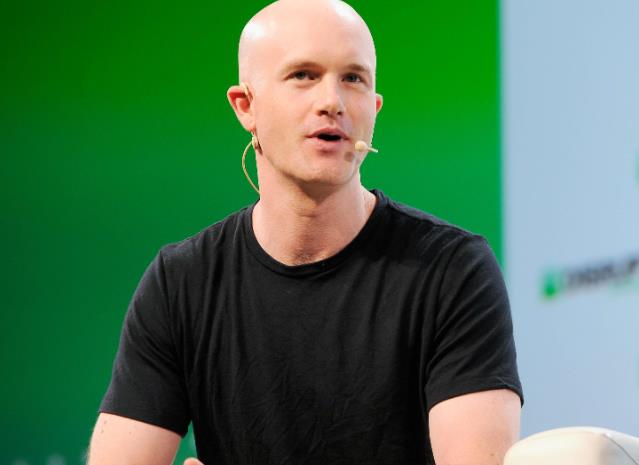Coinbase CEO: Apple App Store Is Limiting Innovation, Crypto-Compatible Devices Are the Future