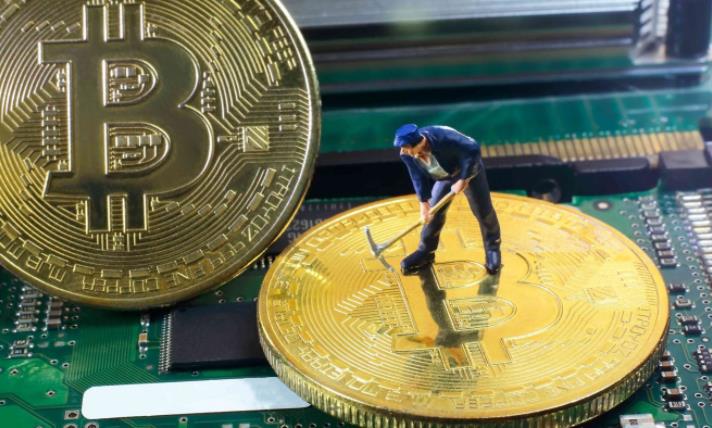 Analyst: Listed Mining Companies Sold 6,200 Bitcoin in July, Less Than Half of What They Sold in June