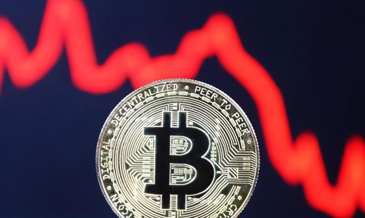 Bitcoin Critic Peter Schiff Predicts Crypto Price Drop