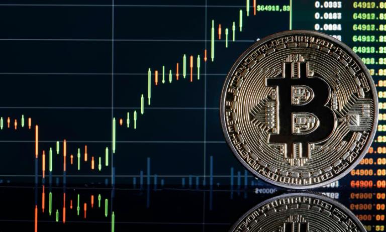 Bitcoin-Nasdaq 100 Correlation Hits Three-Year Low, Signaling Potential Decoupling
