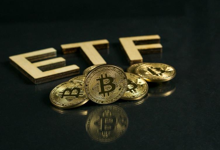 Bitcoin ETF Boosts El Salvador Bonds 62%