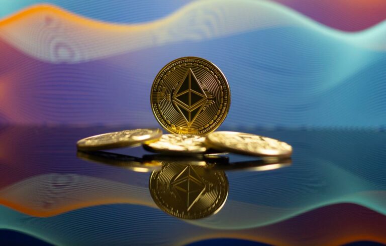 Ethereum Is Approaching the Key Support, and the Long-Short Duel Continues