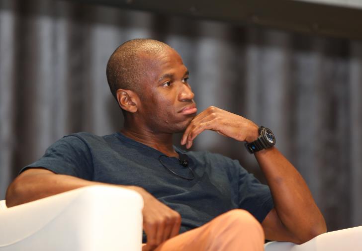 Former BitMex CEO Arthur Hayes Forecasts Bitcoin's Rise to $70,000 Despite Economic Uncertainties